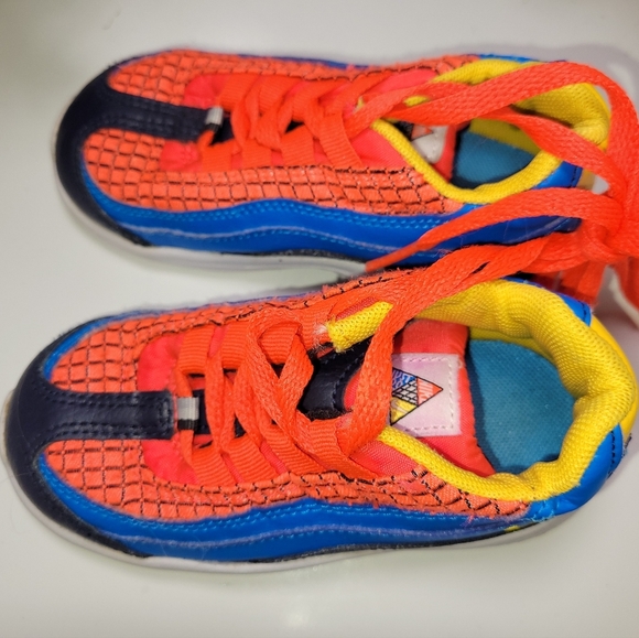 Nike Air Max 95 Bright Crimson Kids Shoes 8C, LIKE NEW! - Picture 5 of 5